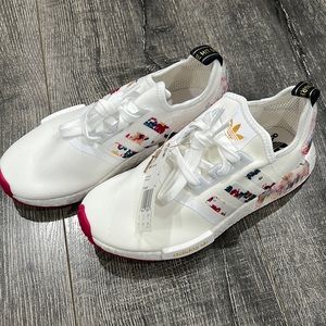ADIDAS NMD_R1 SHOES